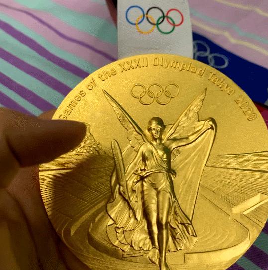 日本奥运金牌掉皮？北京奥运“金镶玉”才是珠宝级的