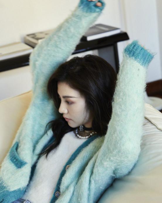 千金蝴蝶结大衣穿搭,蝴蝶结大衣白色灯笼袖时尚搭配