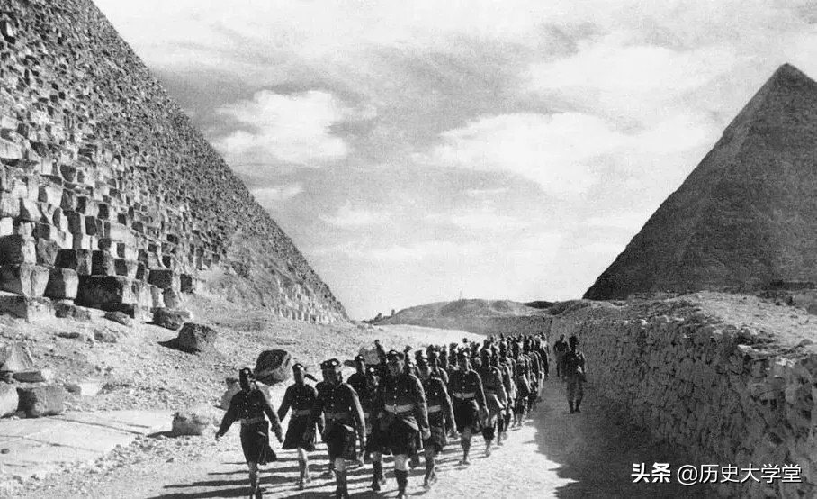 古埃及金字塔是不是外星人建造的,古埃及金字塔与外星人未解之谜