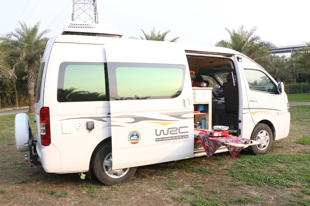 福田G9对卡座升顶房车,福田g9房车五菱房车对比