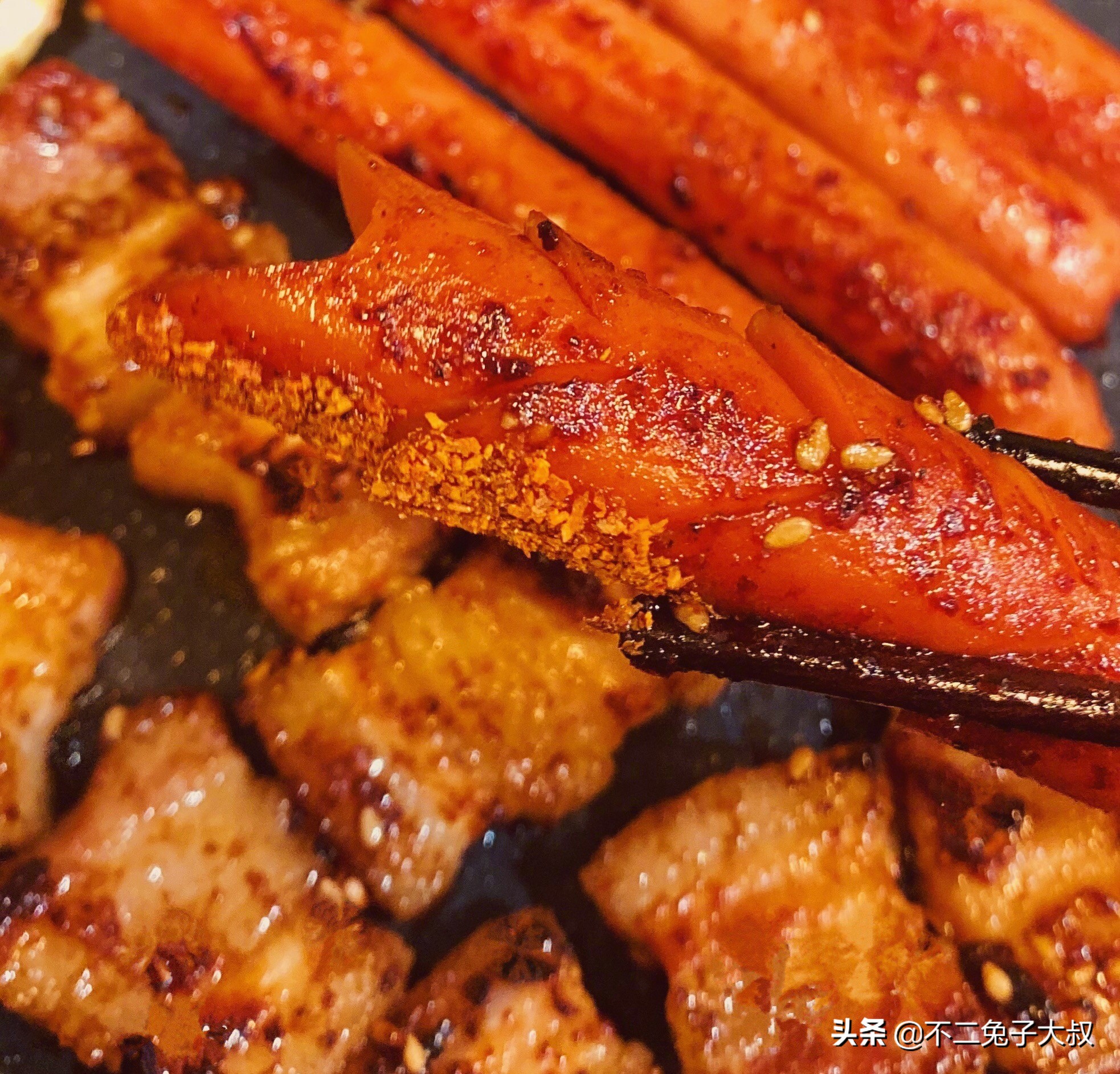 平底锅版的烧烤真的有灵魂真的香，连做几次发现了烧烤新技能