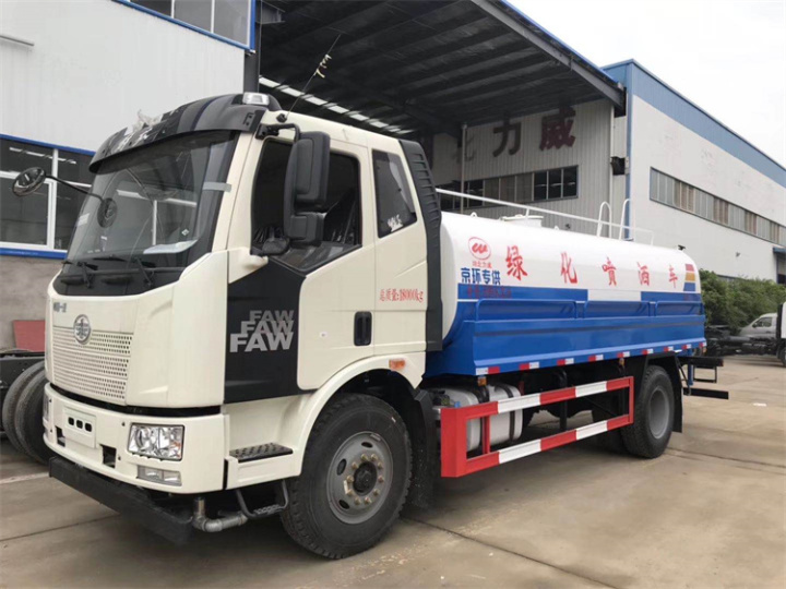 15吨无手续洒水车报价表,13-15立方洒水车现车出售