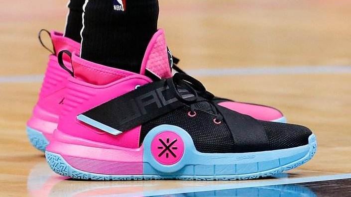 李宁韦德续约,李宁和奥尼尔签约多少年