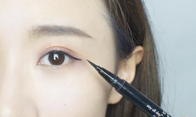 化妆师用的哑光眼线液,眼线膏不晕妆的七大技巧