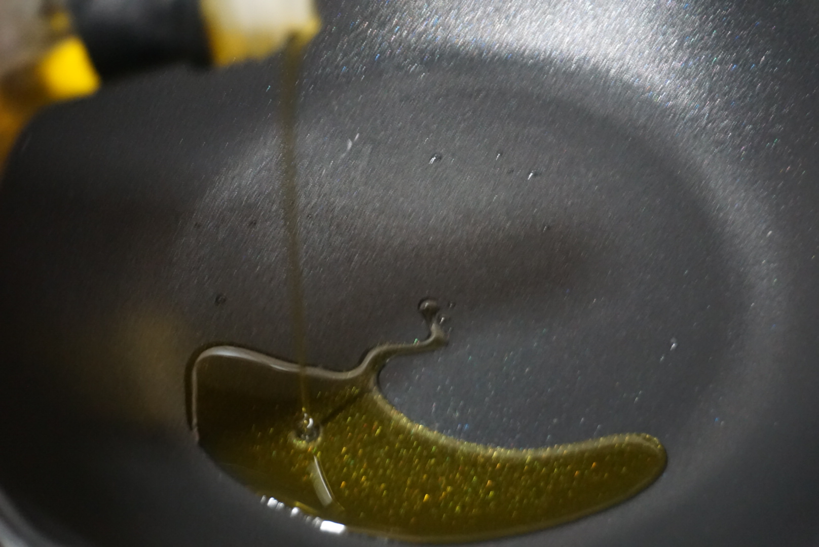 抱蛋煎饺中蛋液需要加水吗,网红蛋饼煎饺的做法