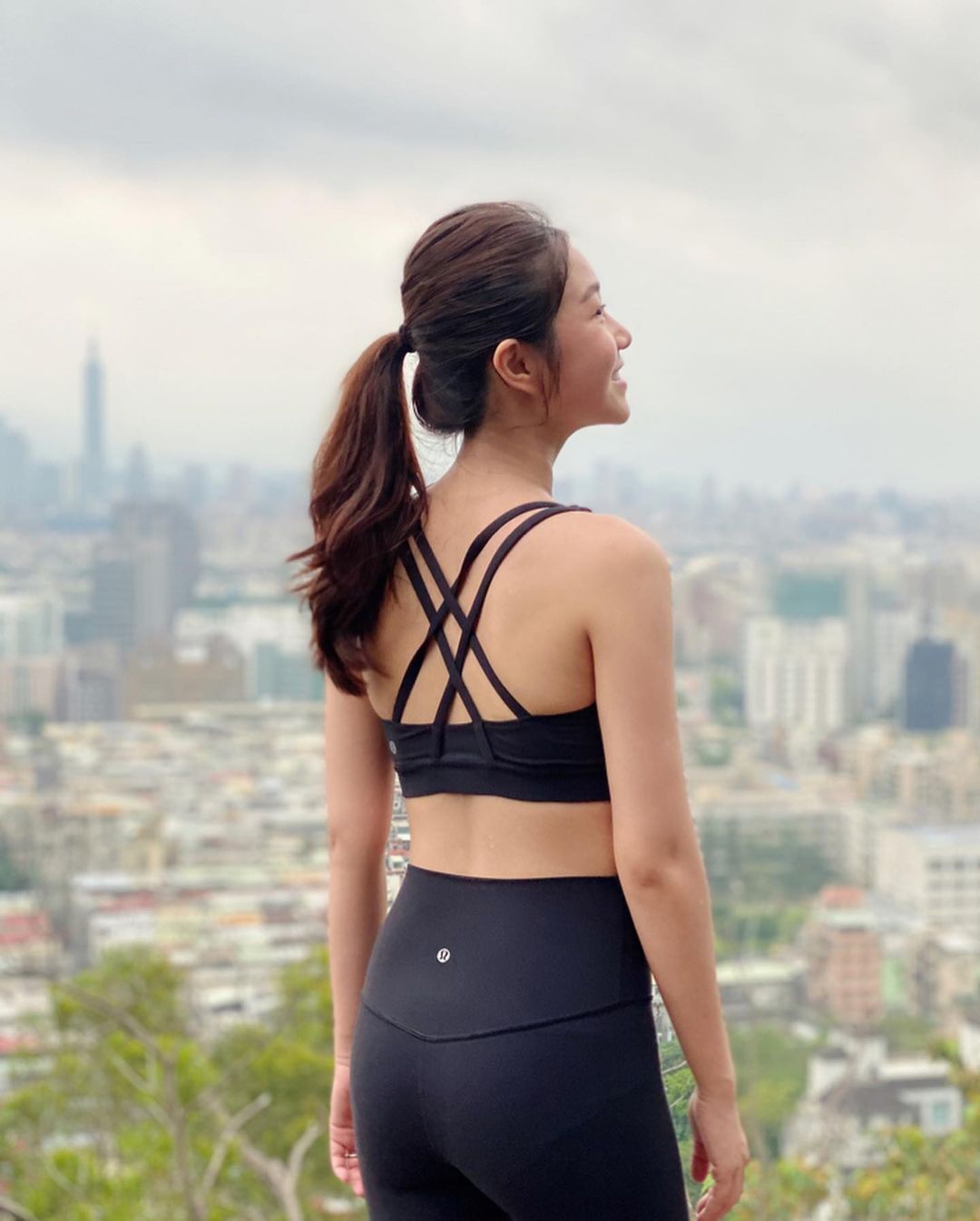 瑜伽健身衣服一般几套,健身新手瑜伽服推荐