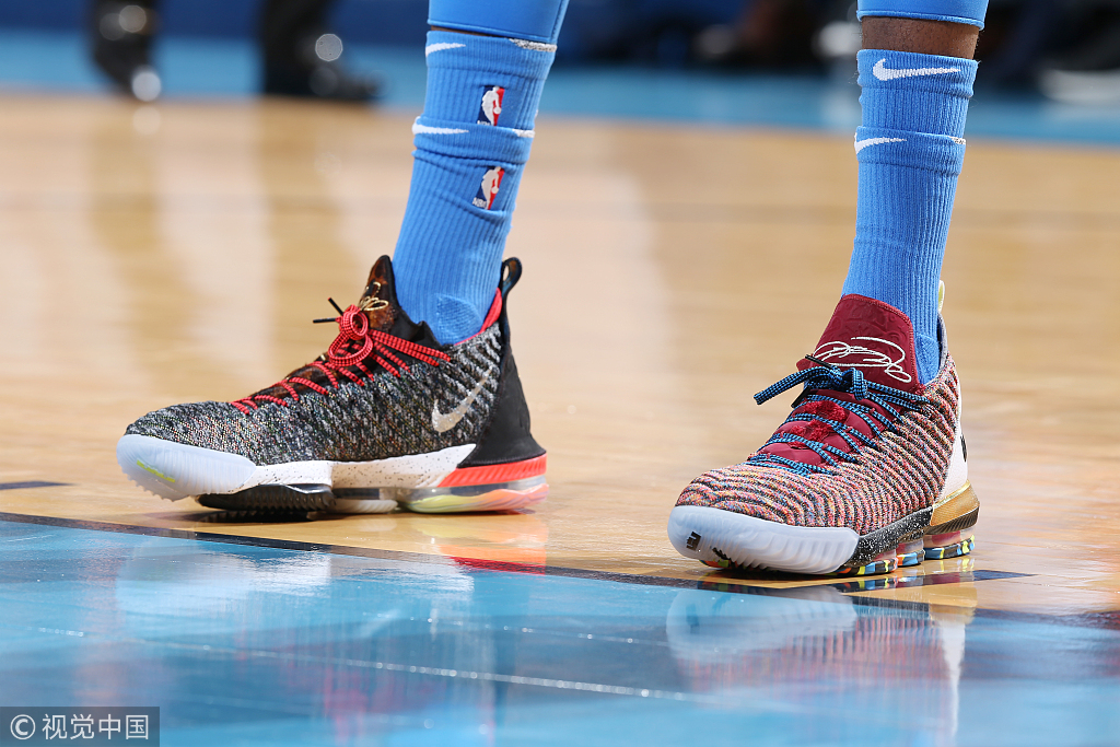 NBA今日球鞋精选：NIKE未来外线头牌“内战”塔克上脚稀有AJ4