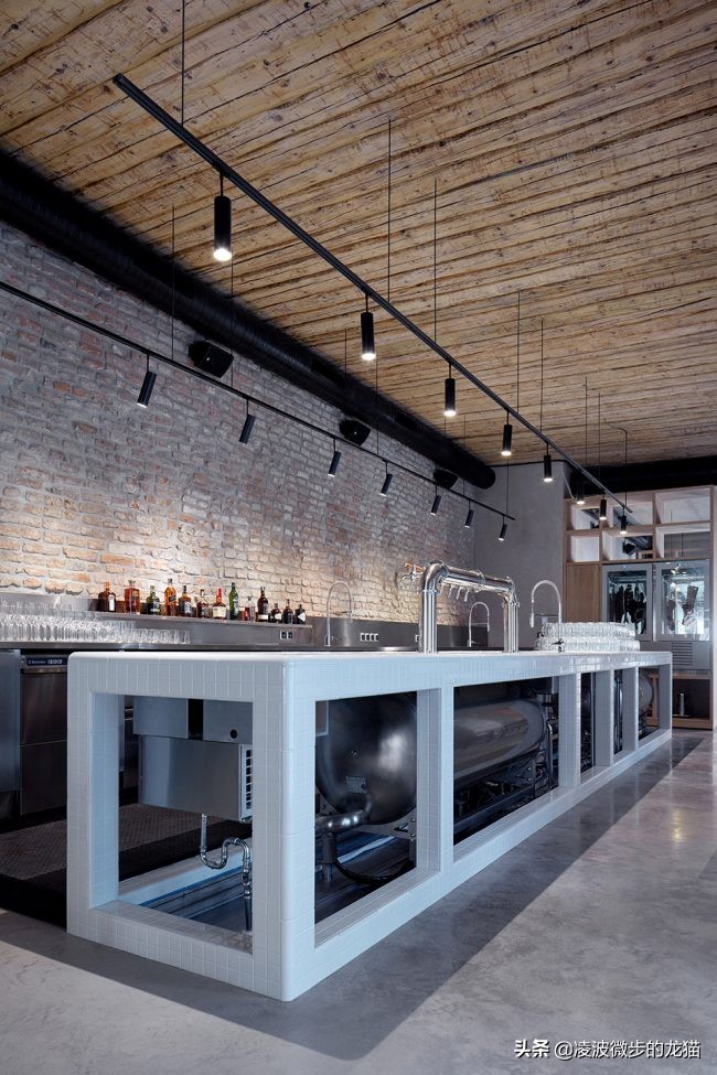 省钱酒馆吧台设计,如何做精酿酒馆吧台设计