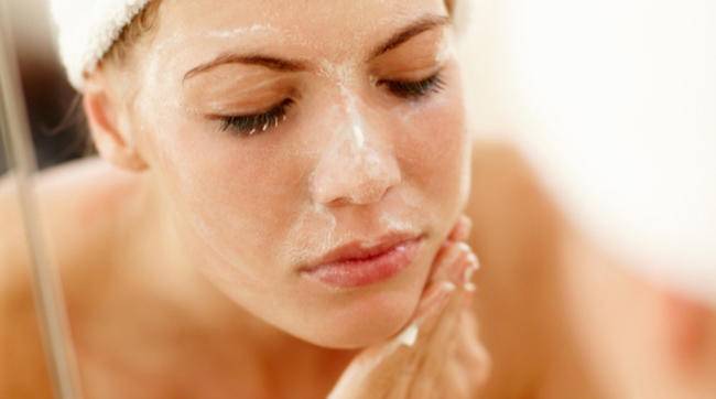 祛痘印用什么精油比较好,祛痘印精油在什么步骤用