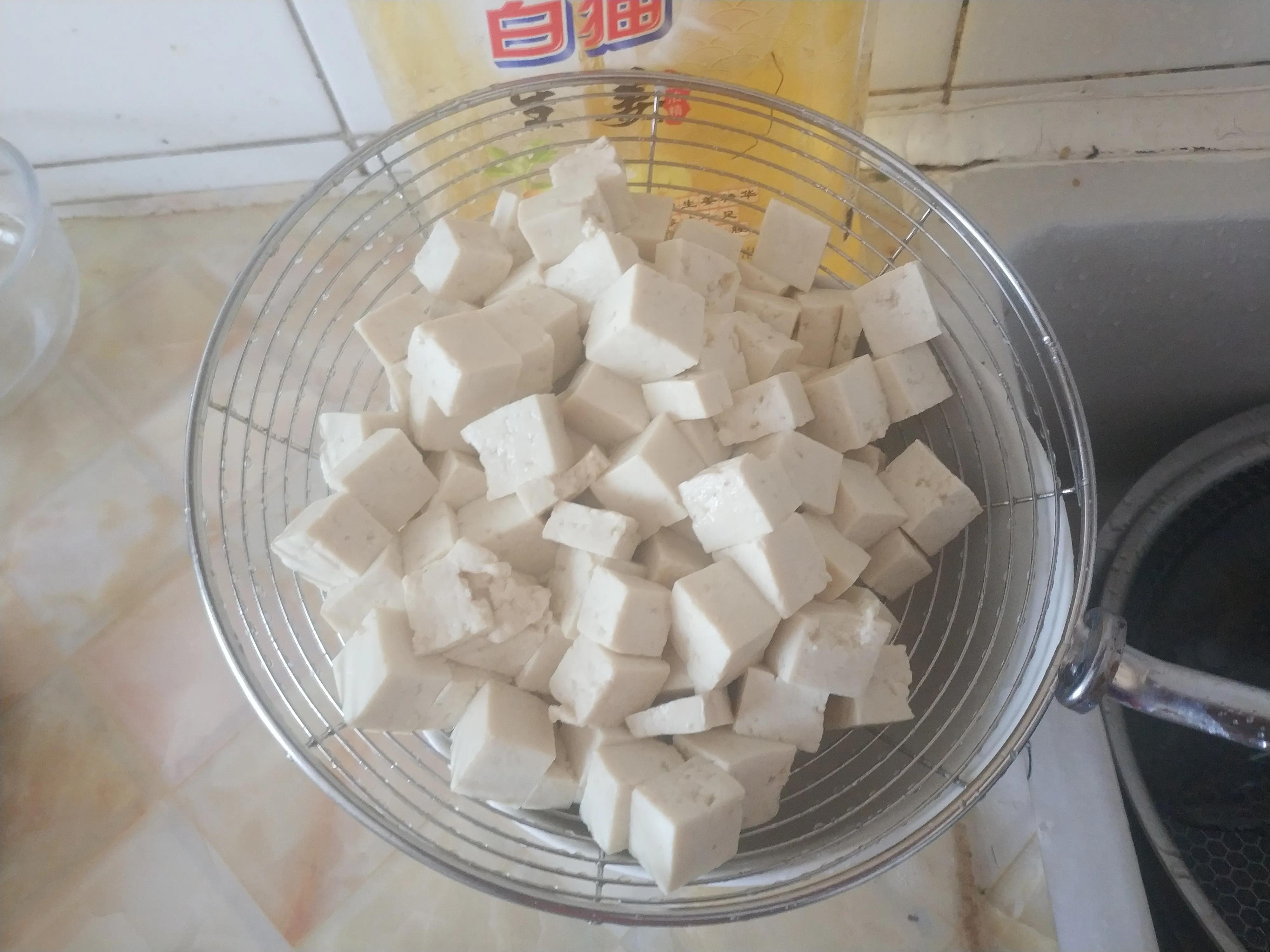 香椿芽拌豆腐需要多少香椿呢,香椿芽拌豆腐几月份最好