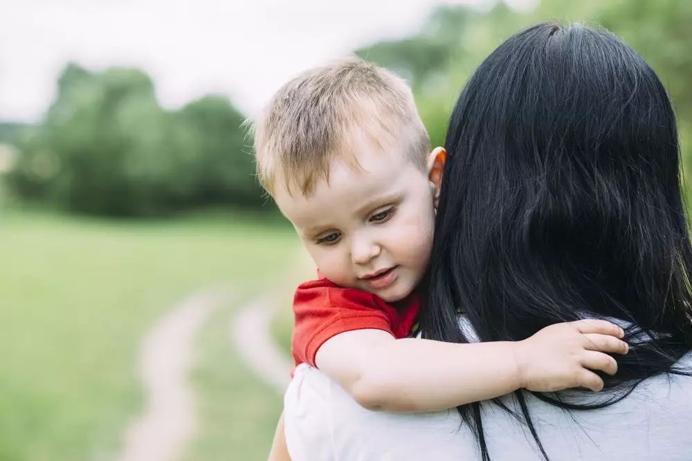 好父母决不和孩子说的40句话,好父母不吼不叫和正面教育哪个好