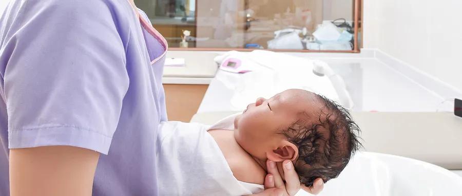 育婴师给婴儿洗澡步骤教程,3个月宝宝洗澡的正确方法和步骤