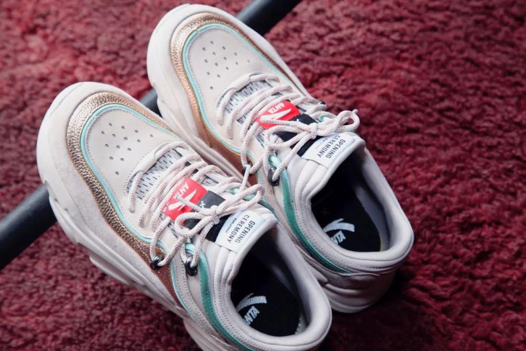 安踏潮湃,安踏火爆携款