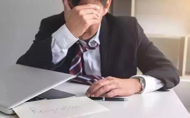 宜信员工吐槽:HR说没年终奖,钱都赔偿N+1用了,委屈在职的了