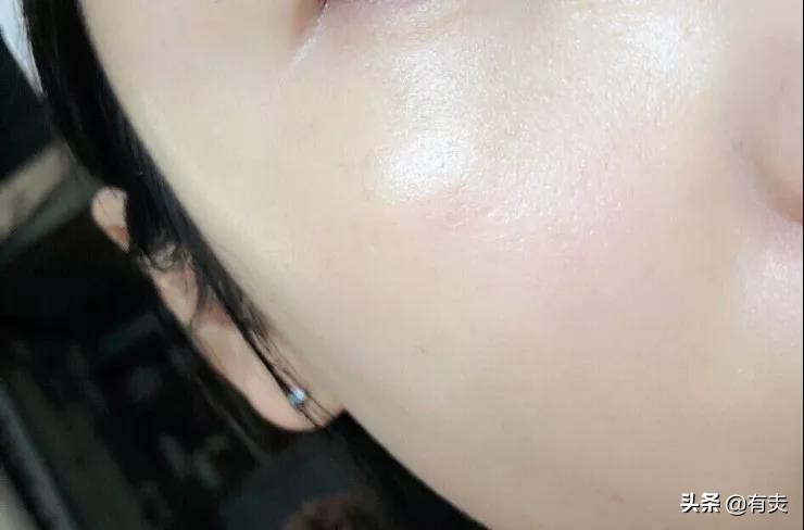 干皮、油皮、痘痘肌看过来！亲测不卡粉、不脱妆的粉底液指南！