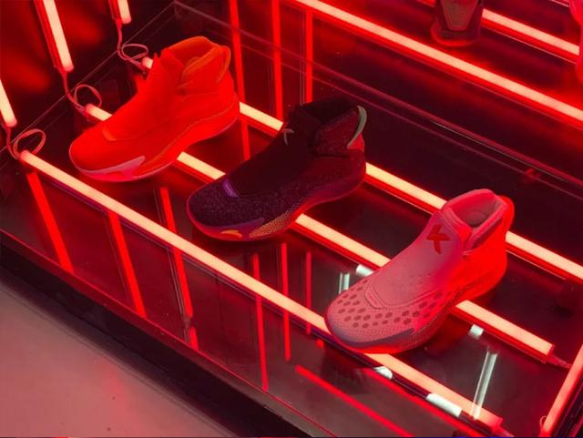 库里谈中国鞋,库里谈汤普森的安踏