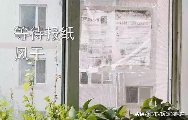 纱窗脏了怎么擦,纱窗脏了不用拆下来用报纸洗