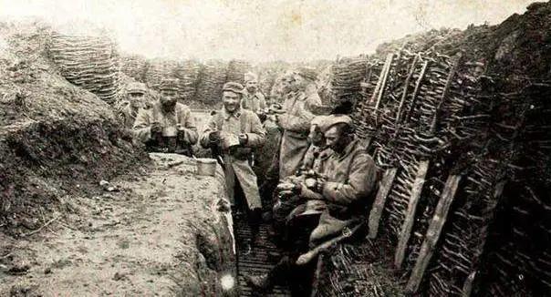 收到一把瑞士*刀军**，曾经是无数男孩儿时的梦想！这把刀好在哪里？