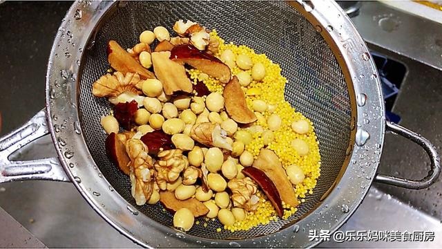 打豆浆不要放米太黏了,打豆浆不要煮熟的豆子可以吗