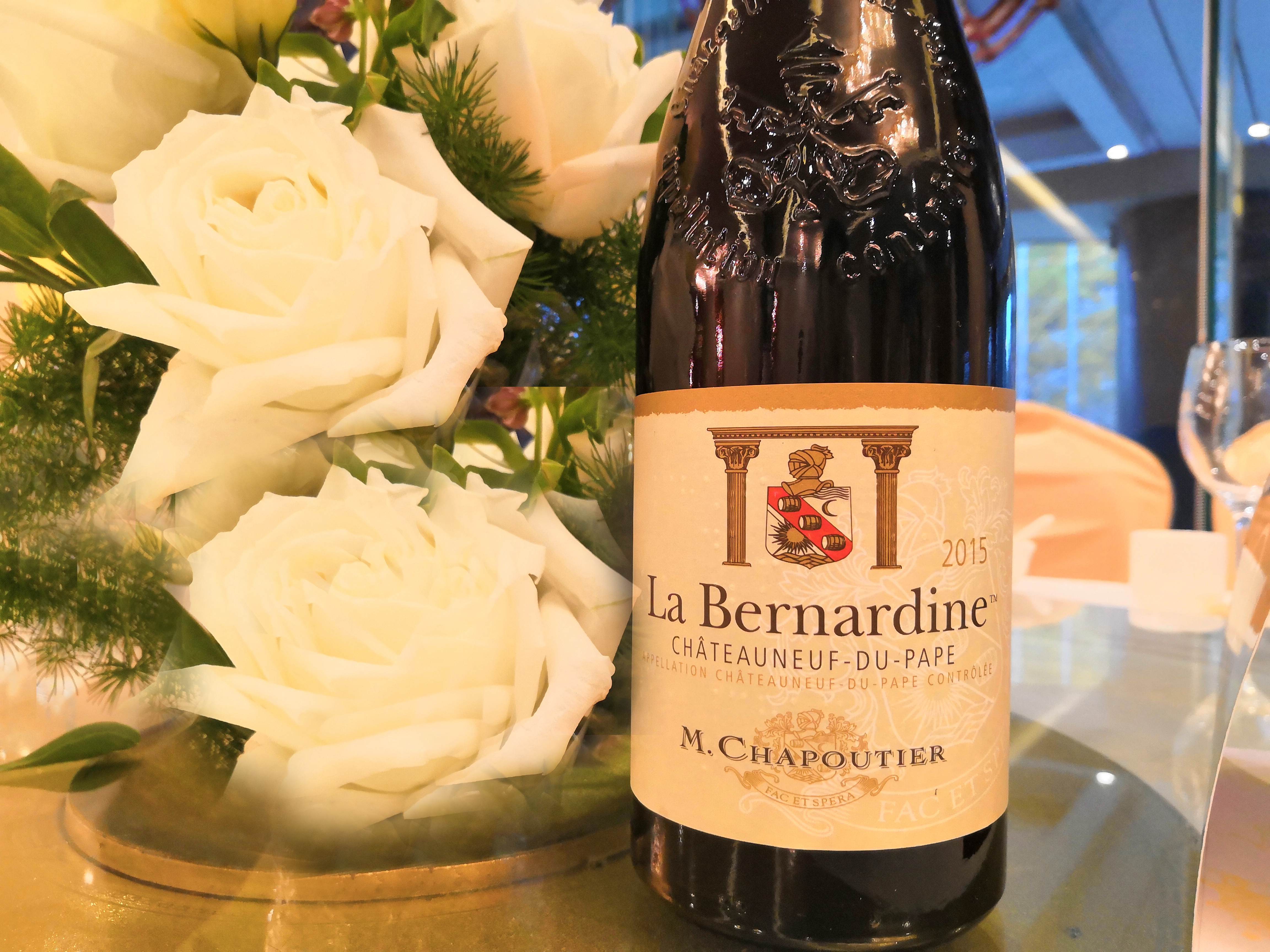 葡萄酒进了橡木桶，就像女人进了美容院