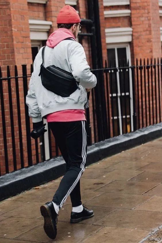 试问某些男生,你怎么这么能「装」?