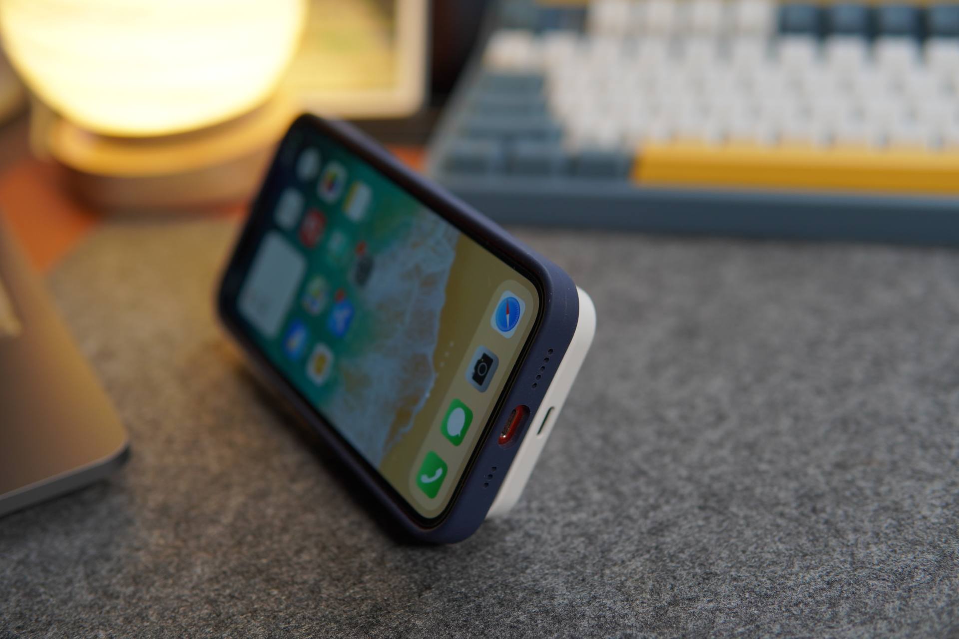 iphone12智能背夹电池壳,iphone12背夹充电宝