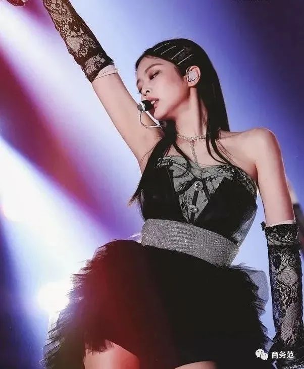 权志龙和jennie约会穿什么鞋,权志龙与jennie的穿搭