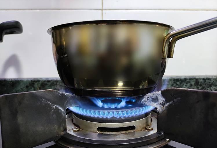 燃气灶聚火防风节能罩有用吗,灶具防风聚火罩什么材质好