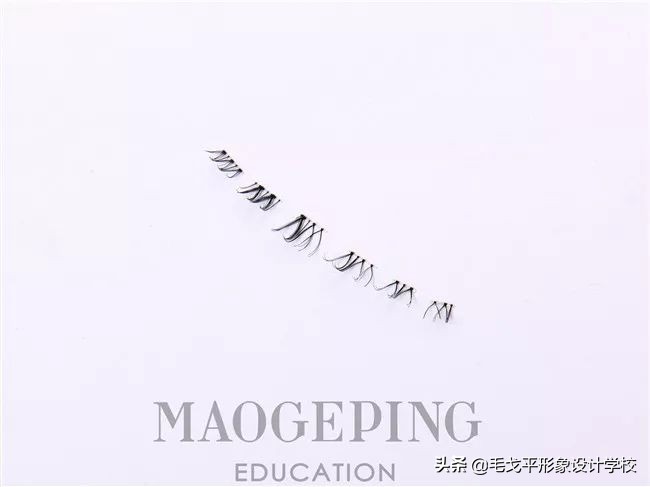 眼妆怎么画显大初学者,眼妆怎么画显大又干净清纯初学者