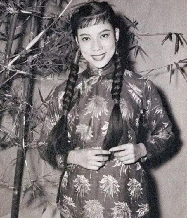 还记得“神婆专业户”罗兰吗？85岁的她如今过得怎么样