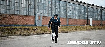 运动员的花式操作,花式过人技巧足球教学