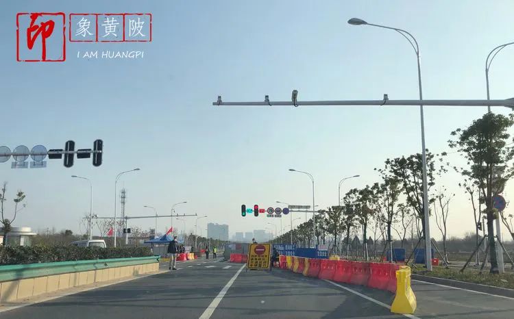 围城里的篱笆,围城里的小镇