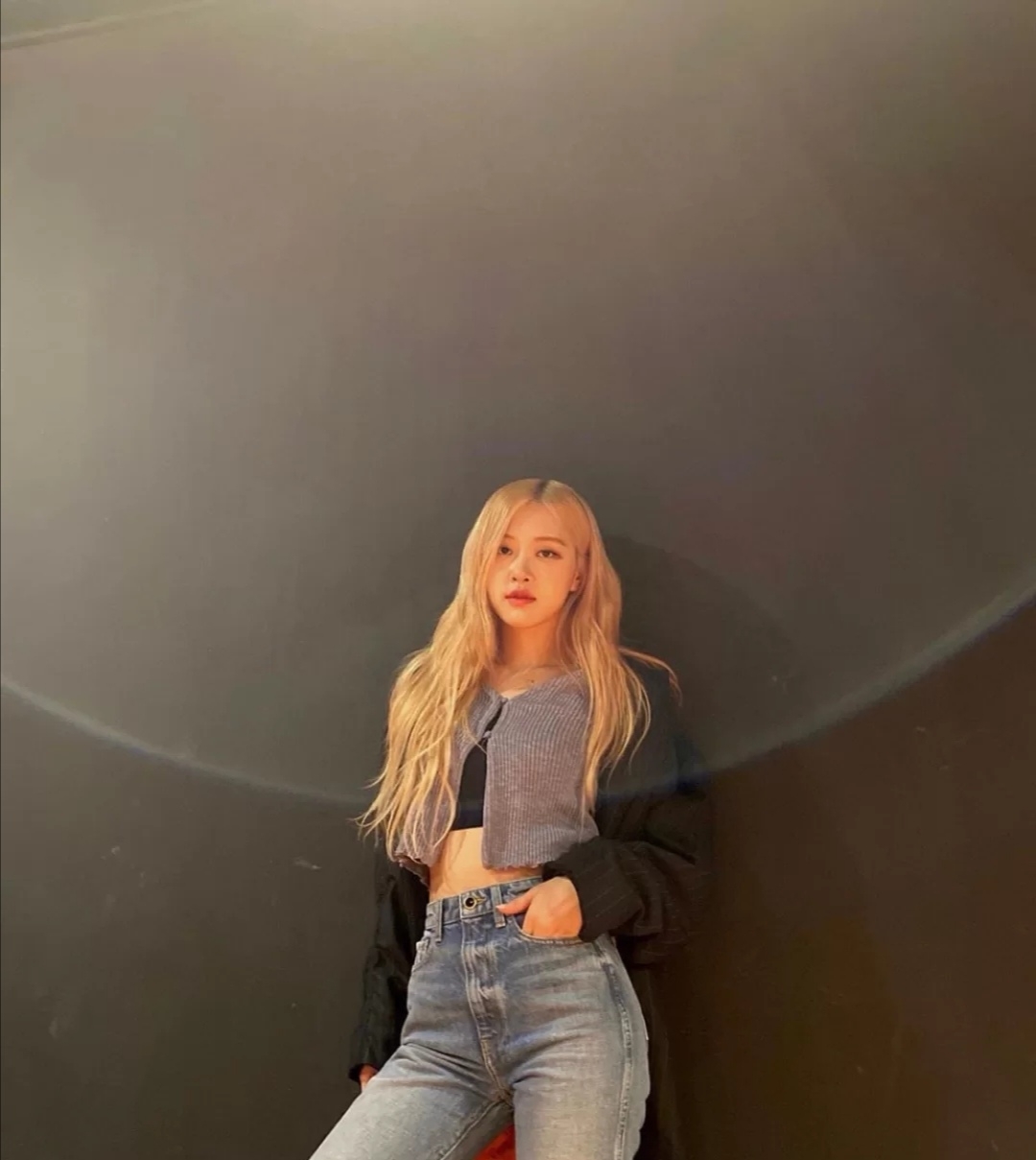 澳洲野玫瑰朴彩英*服私**穿搭，冷艳有气质，不愧是台风超棒的爱豆