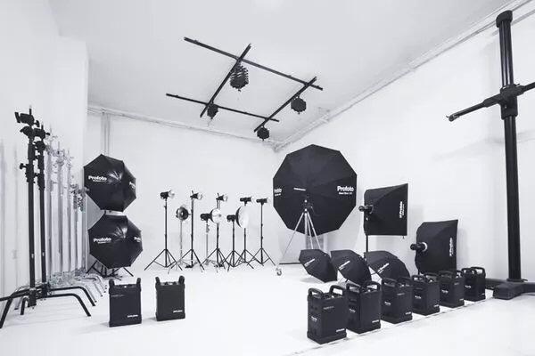 做自媒体短视频,该用什么样的拍摄器材和视频剪辑软件?