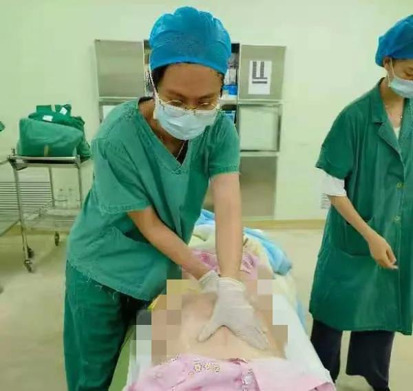 纠正胎位乾坤大挪移多少米,医生帮孕妇挪胎位