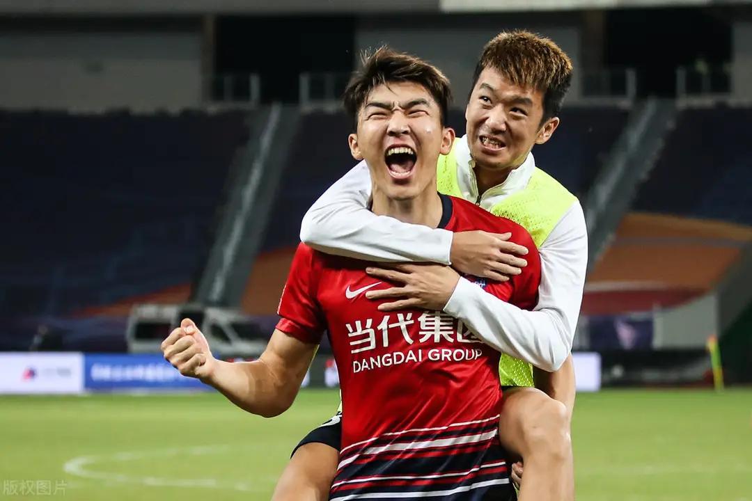 阿德里安效力过哪些中超球队,阿德里安租借加盟广州