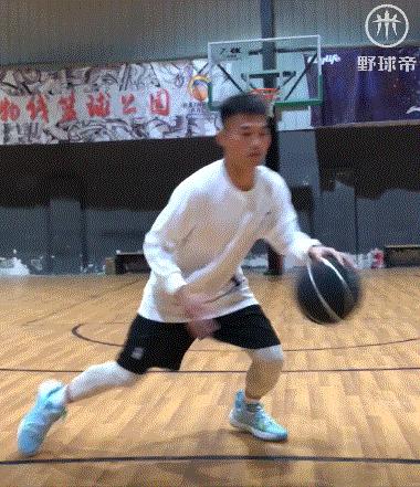 拜佛怎么做才能晃飞对手,拜佛衔接动作过人
