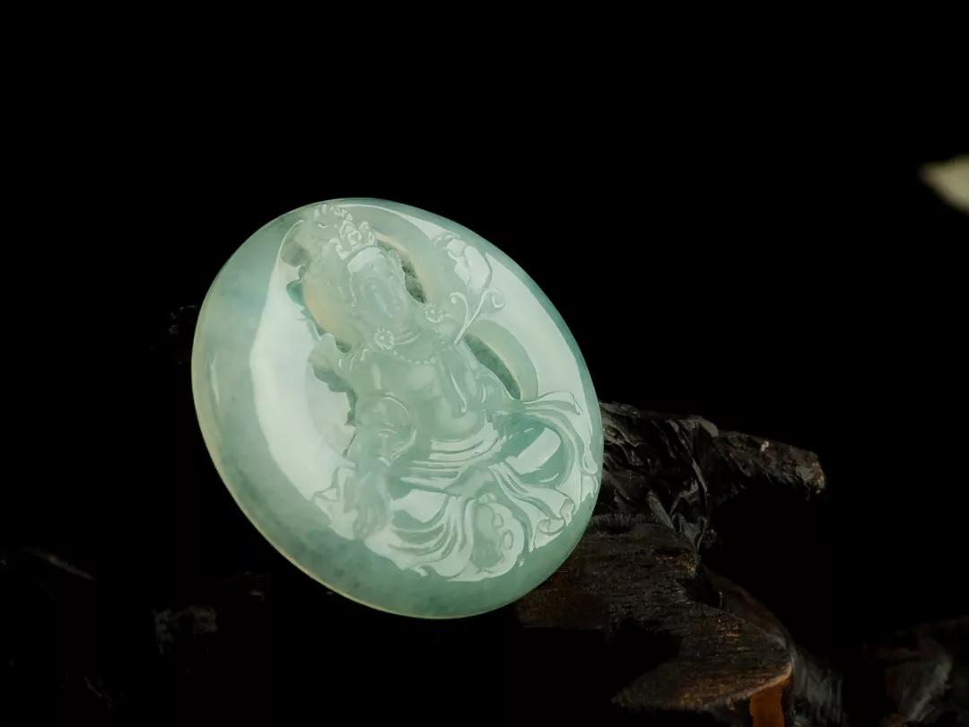 翡翠玻璃种冰种糯种豆种的区别,细豆种翡翠和糯种翡翠的区别