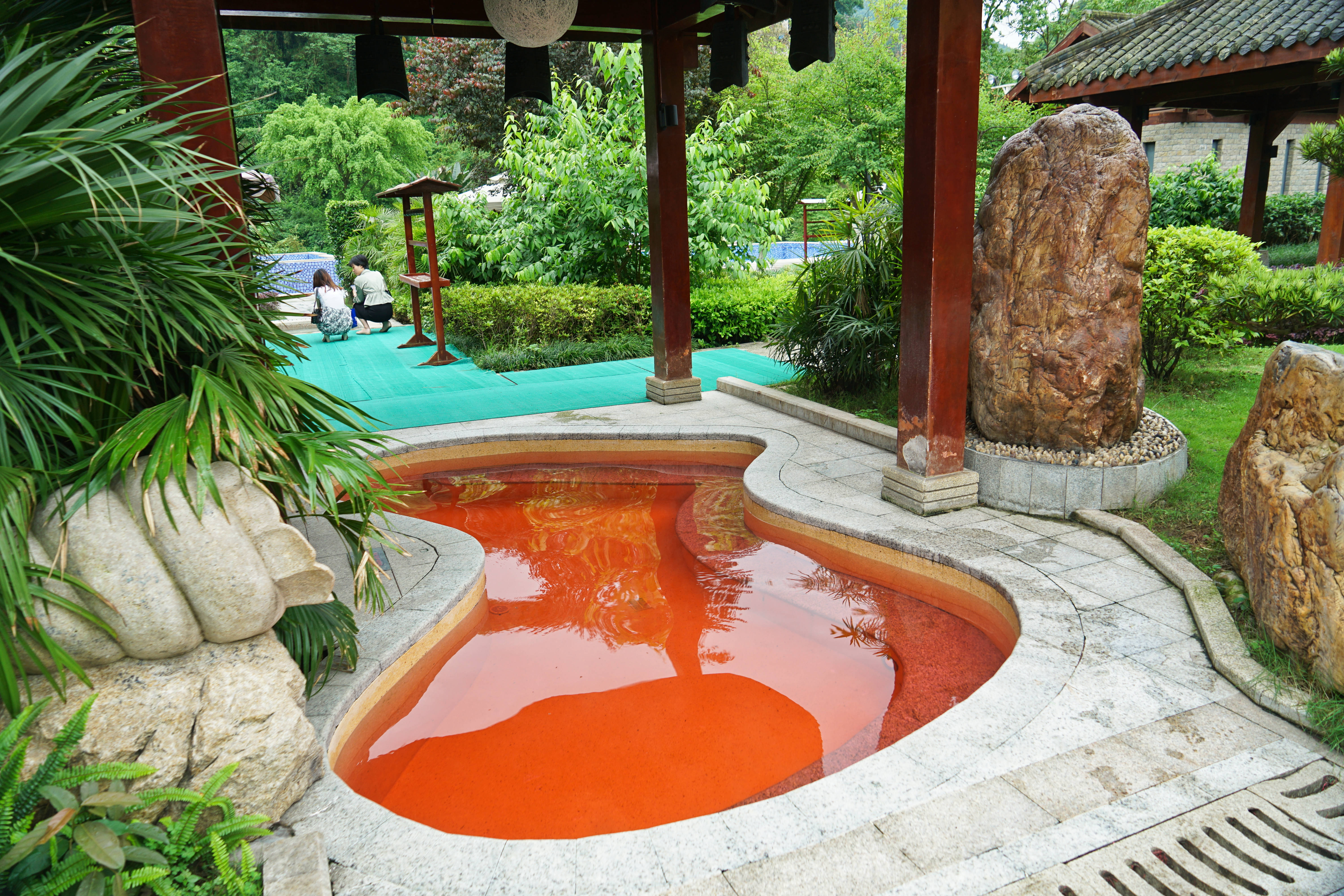 重庆周边山区哪里有温泉,重庆周边泡温泉一日游最佳景点