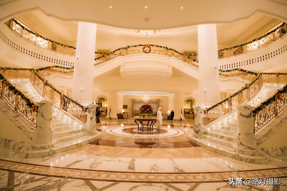 迪拜住一晚要上千美元的帆船酒店,在迪拜住一晚