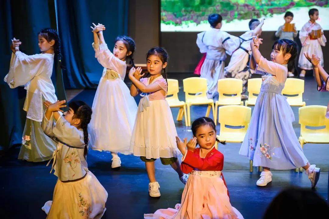 童心向党幼儿园建党节创意视频,童心向党100周年幼儿园活动