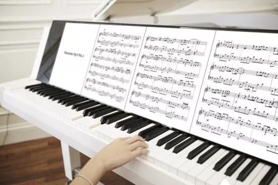 拿到一首曲子应该怎么练,怎么弹钢琴谱零基础