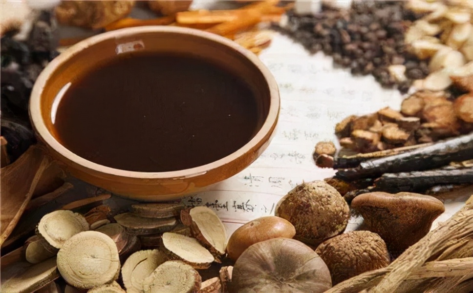 总爱出汗吃点什么药调理好呢,晚上睡觉出汗是什么原因中医治疗