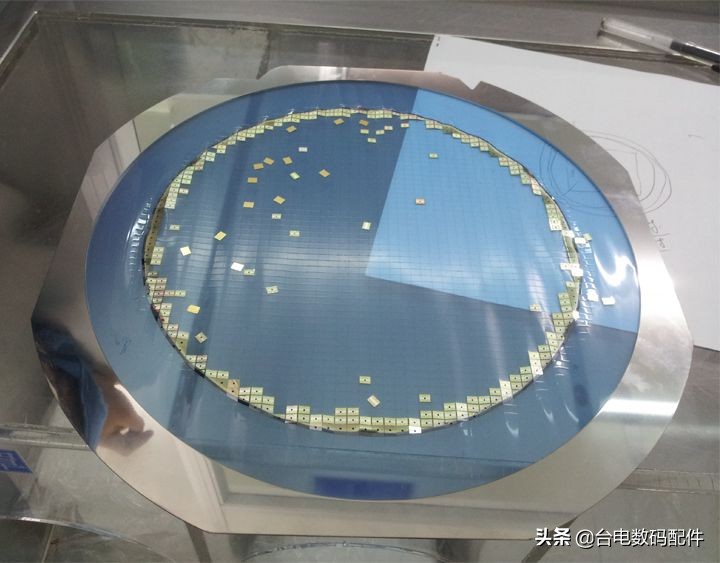 u盘和闪存是一个概念吗,u盘的闪存芯片是哪个