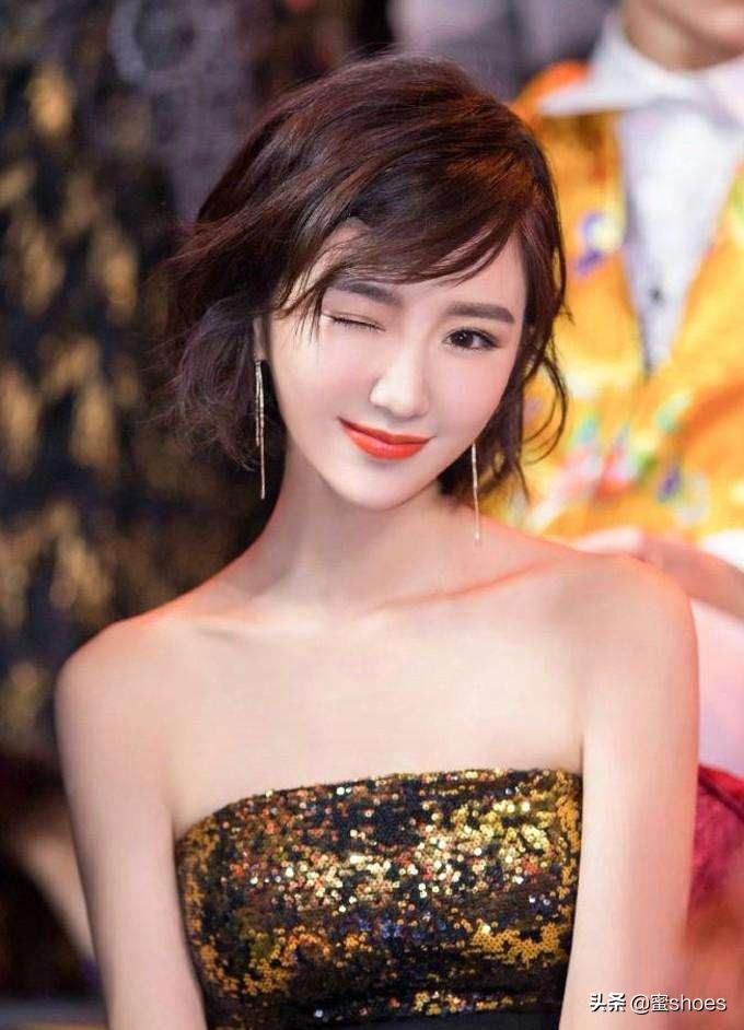 毛晓彤带货了吗,毛晓彤机场穿搭最新鞋