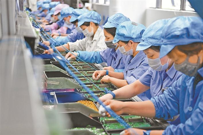 电子厂打工一个月能挣多少钱？去电子厂打工怎么样？