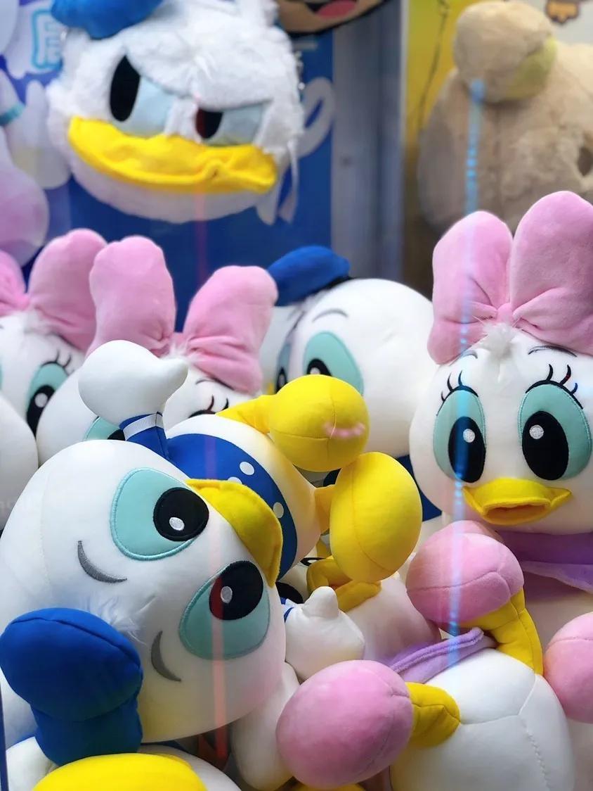 米奇、轻松熊、皮卡丘...西安正版娃娃机店！抓到就是赚