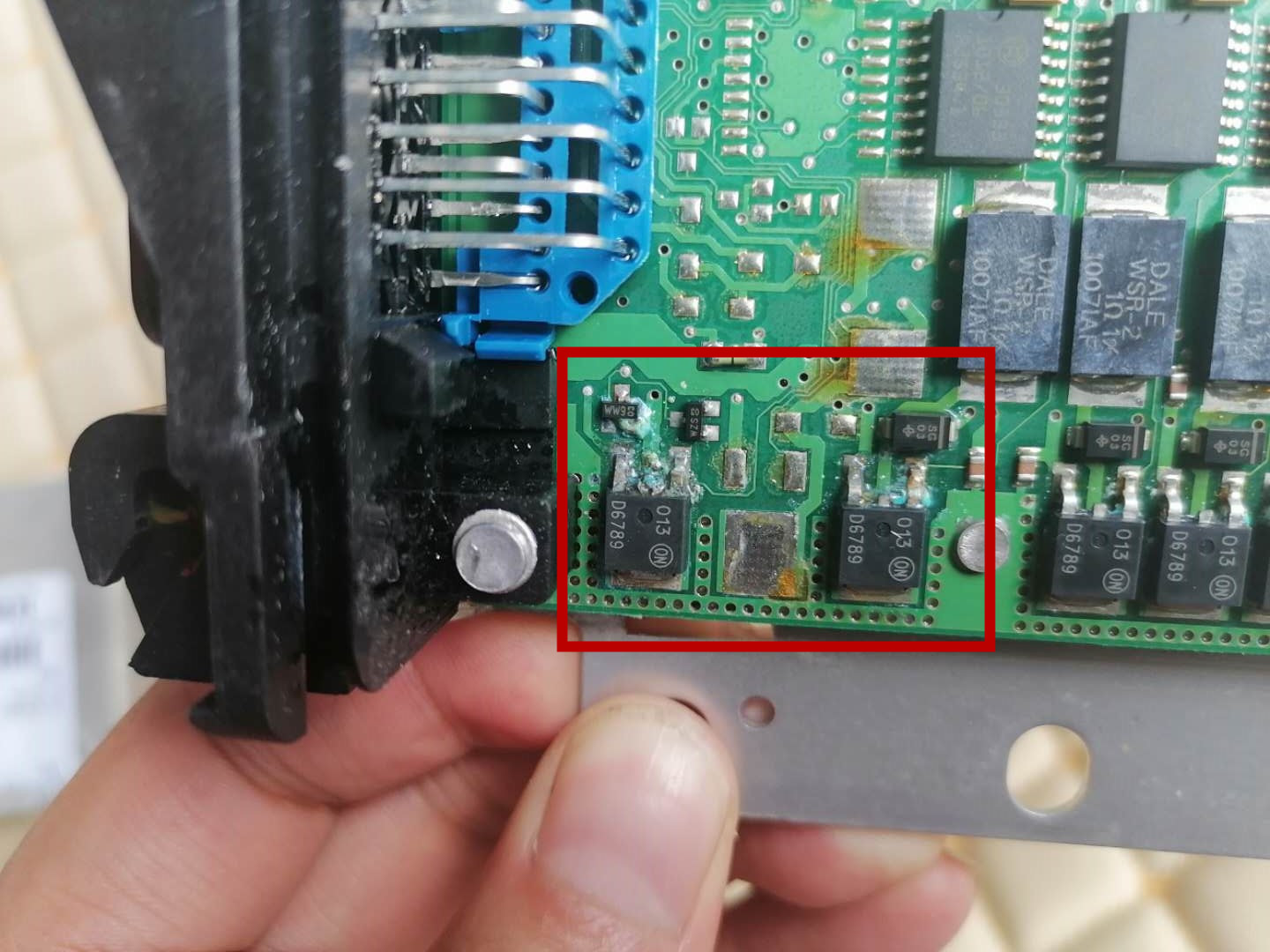 帕萨特领驭挂d挡往前冲车身共振,帕萨特领驭p挡应急解锁