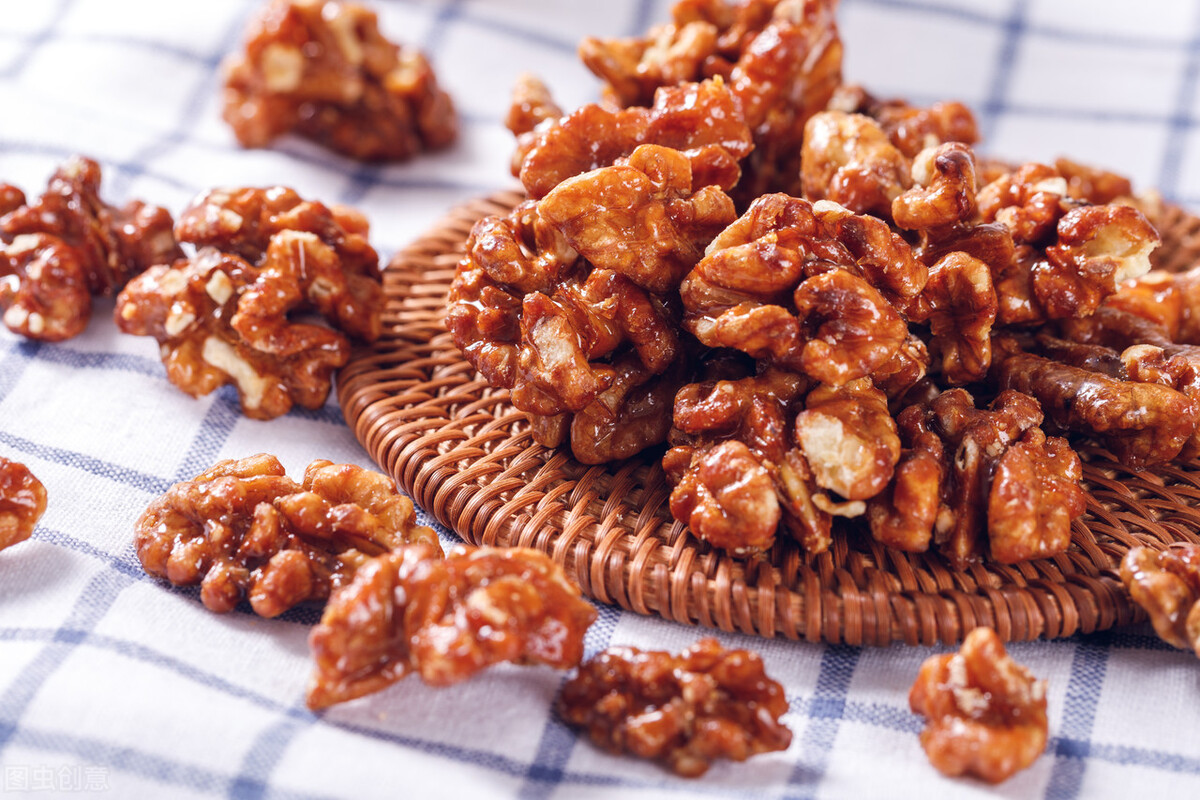 多吃核桃可以让人变得更聪明,核桃每日吃几颗最合适