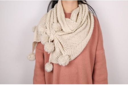冬天的围巾怎么系才能系出高级感,冬天围围巾怎样系简单好看又紧